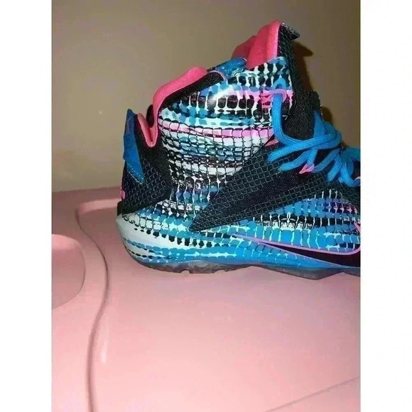 NIKE LEBRRON 12 XII 23 CHROMOSOMES SIZE 11 - Picture 9 of 11